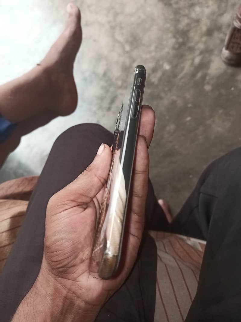 Apple iPhone 3