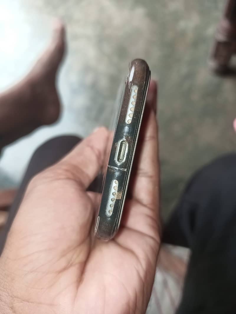 Apple iPhone 4