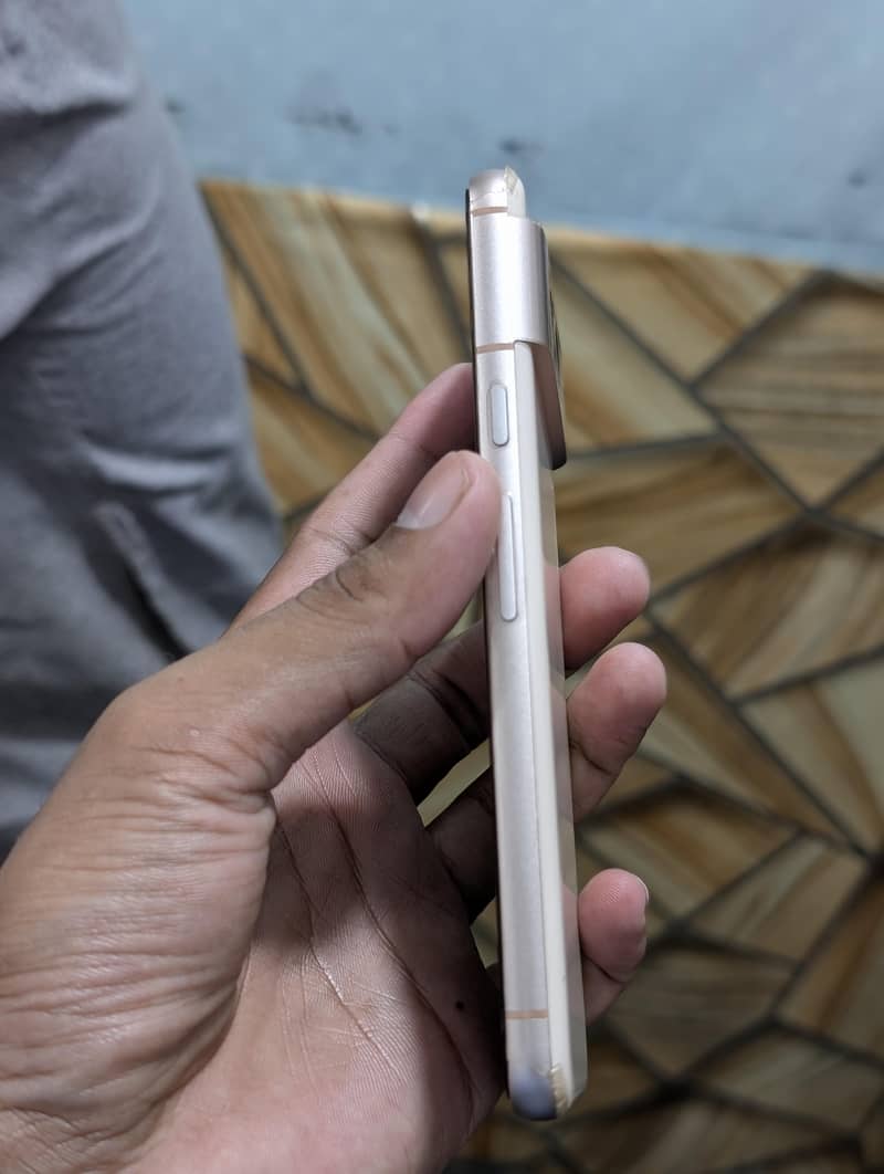Google Pixel 8 2