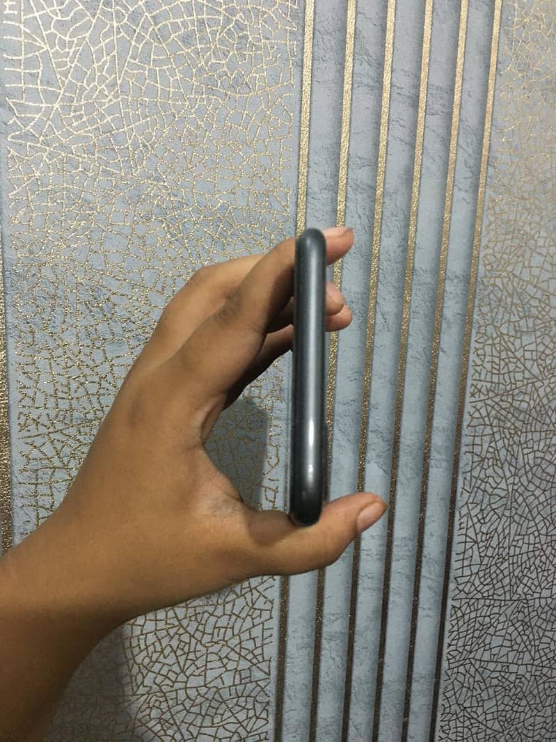 Apple iPhone 8 Plus 1