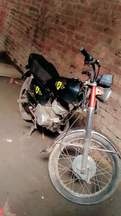 125 Honda Tanki Tapa local or Original Available Hain