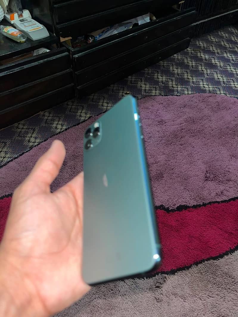iPhone 11 5