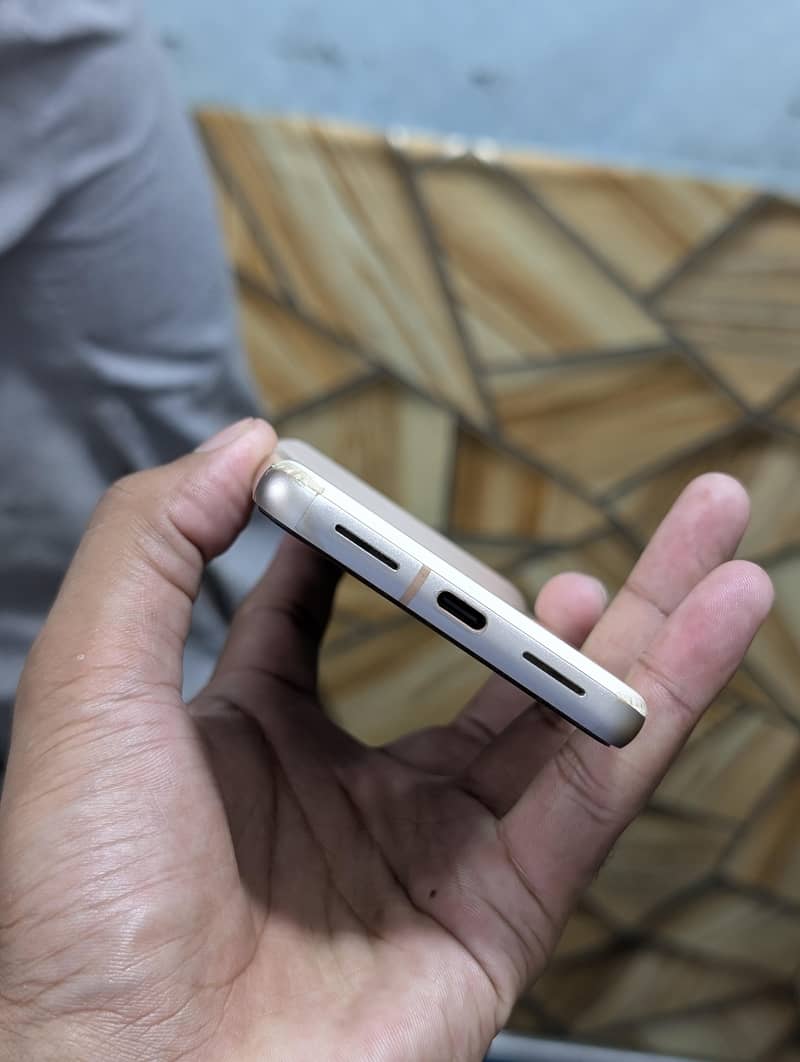 Google Pixel 8 7