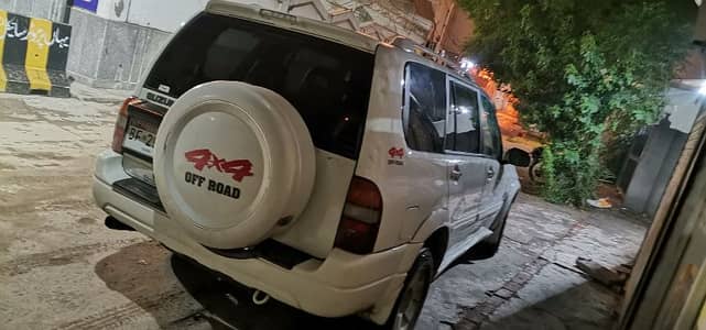 suzuki Grand vitara 2003 model. 2006 import.