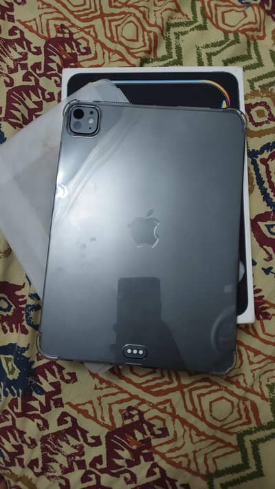ipad M5 10 days used box open