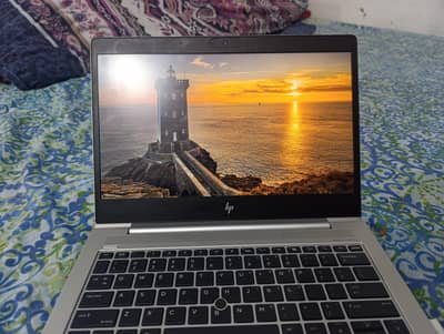 Laptop HP Elitebook i7 with new logo
