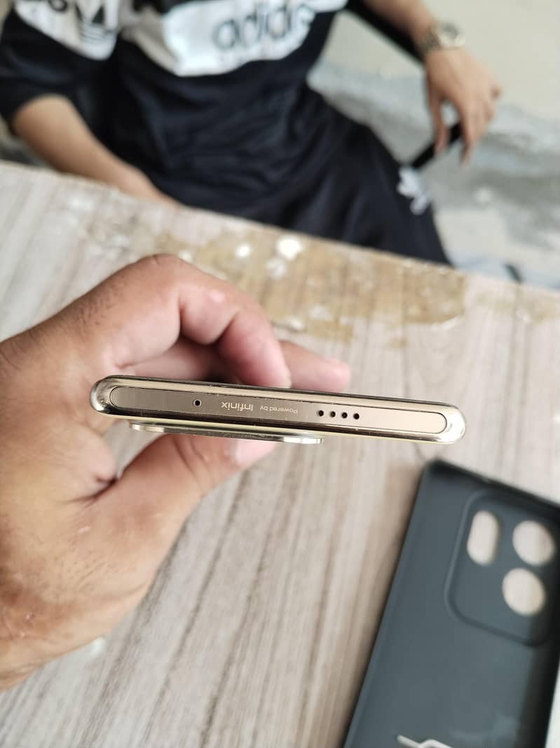 Infinix Zero 30 6