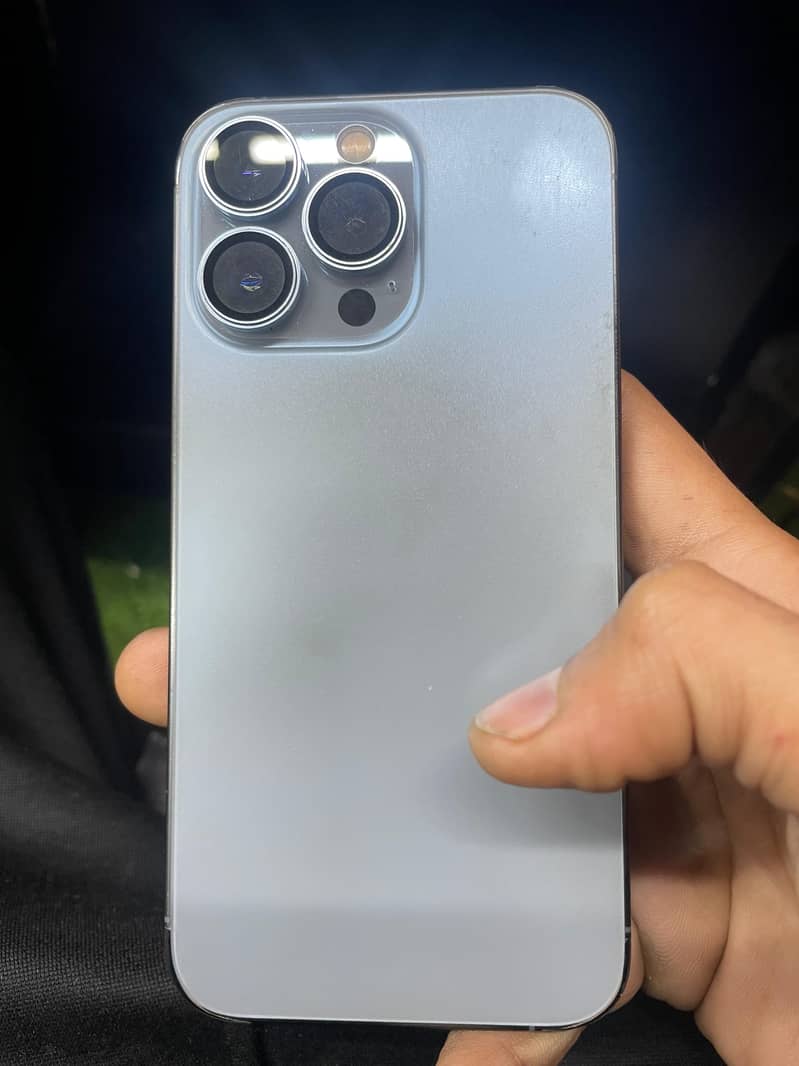 Apple iPhone 13 Pro 2