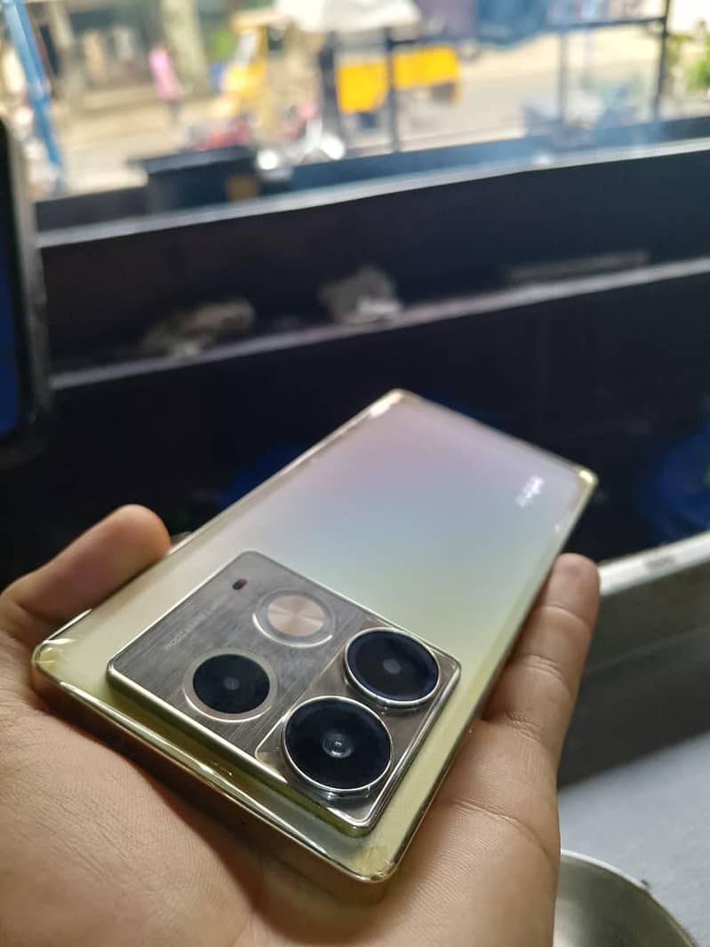 Infinix Note 40 8