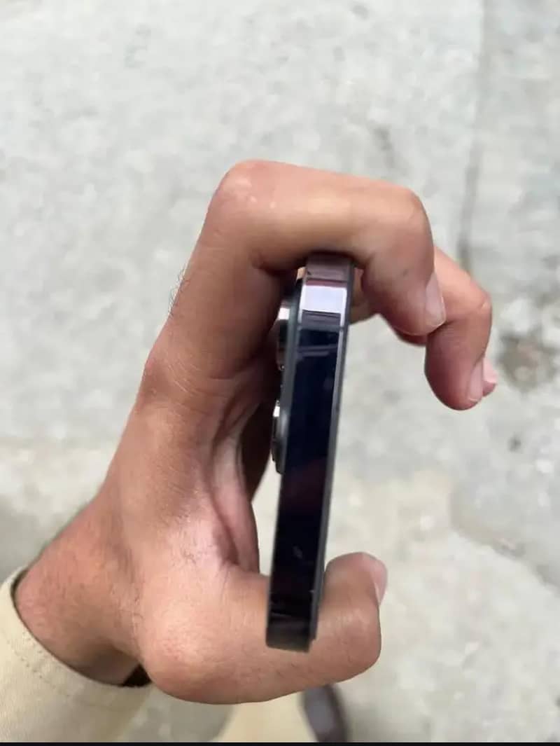 Apple iPhone 14 Pro 1