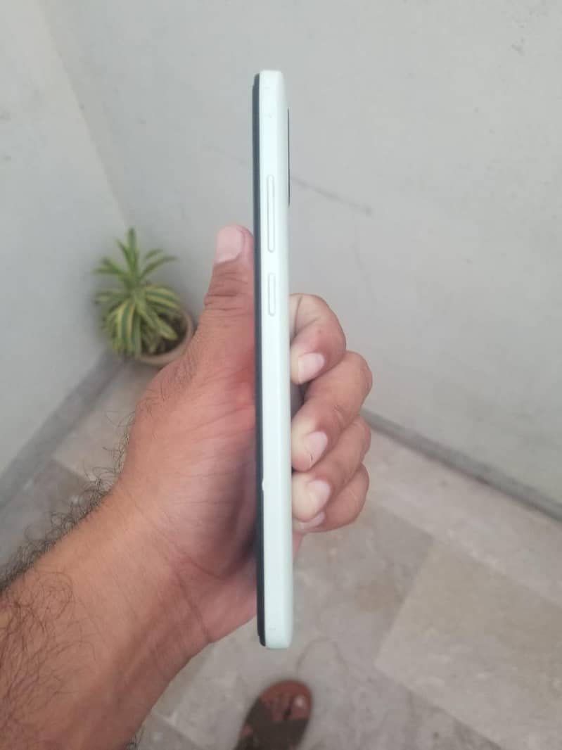 Redmi A2+ 1