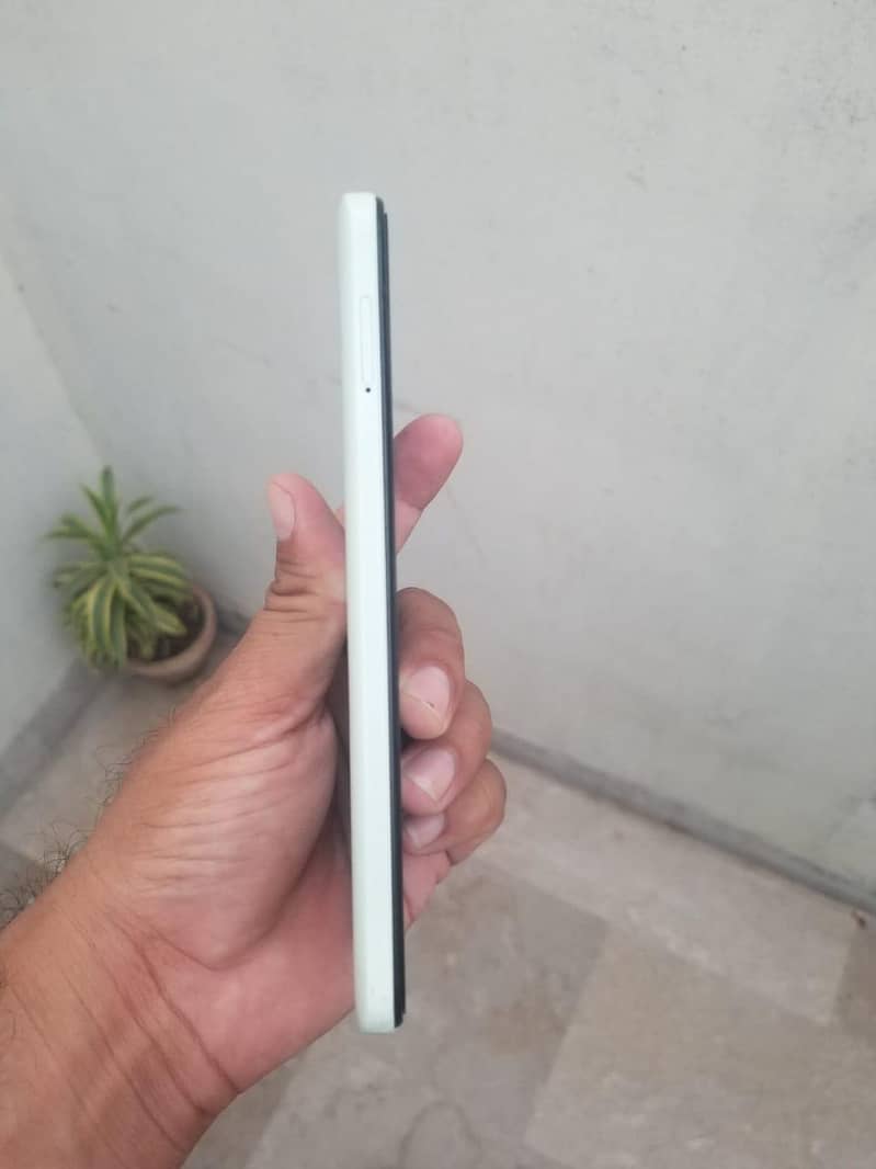 Redmi A2+ 3