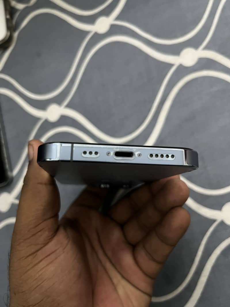 Apple iPhone 13 Pro 2