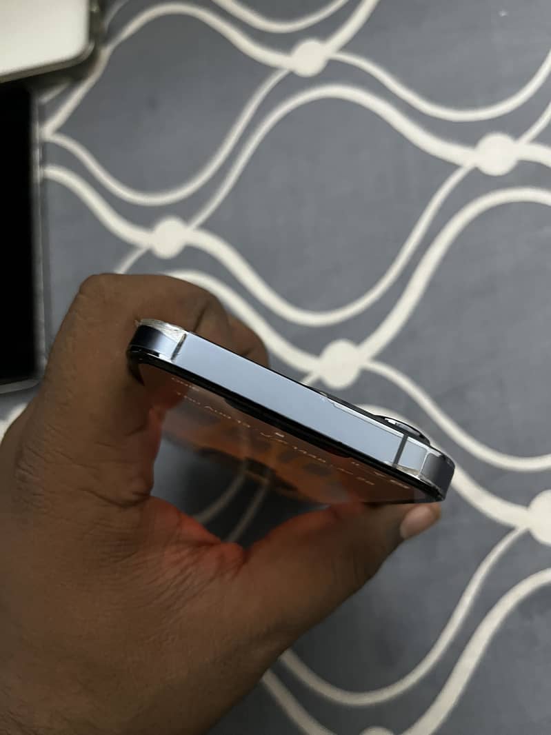 Apple iPhone 13 Pro 8