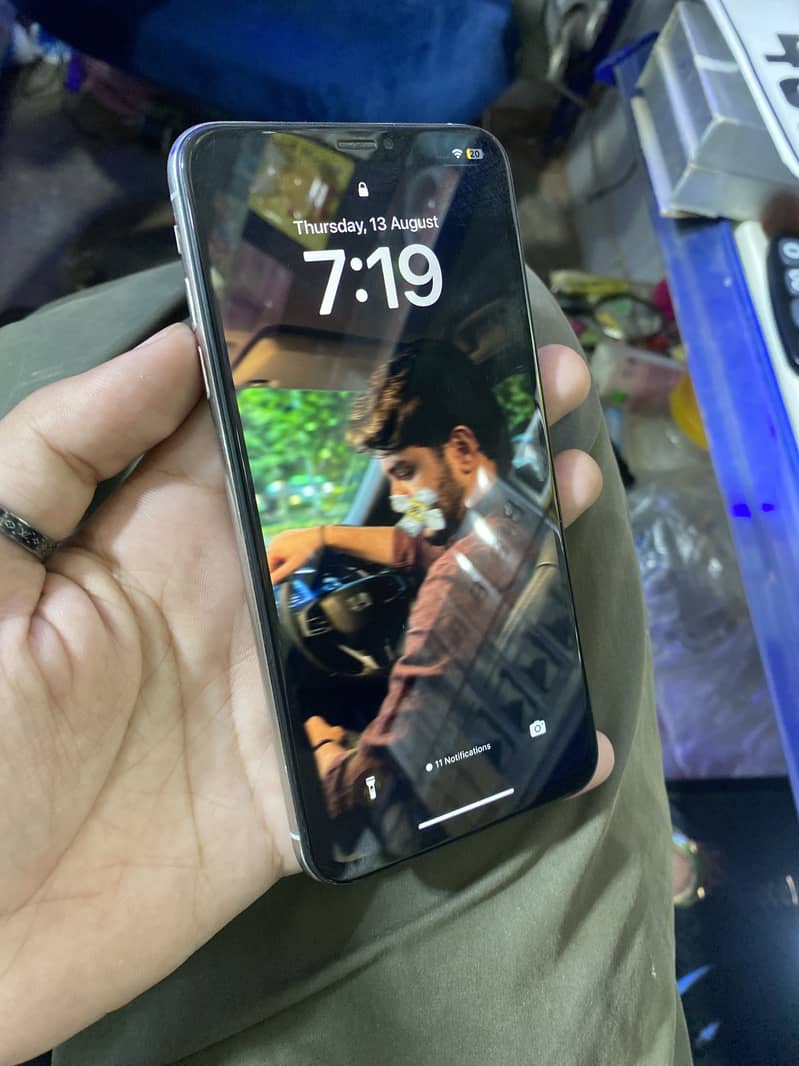 Apple iPhone XS Max 0