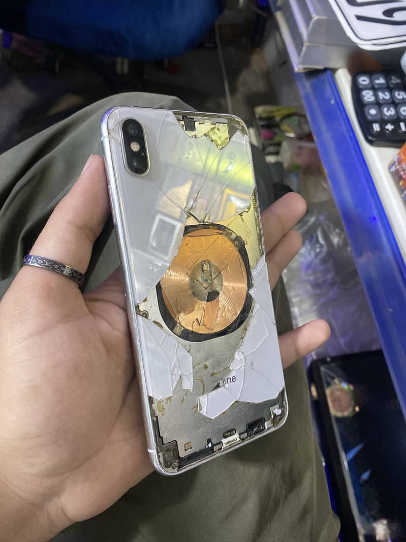 Apple iPhone XS Max 1