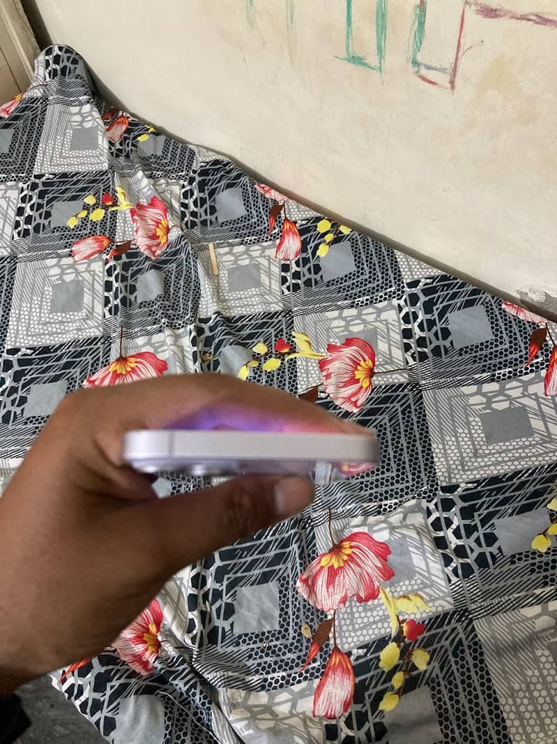 Apple iPhone 14 plus 4
