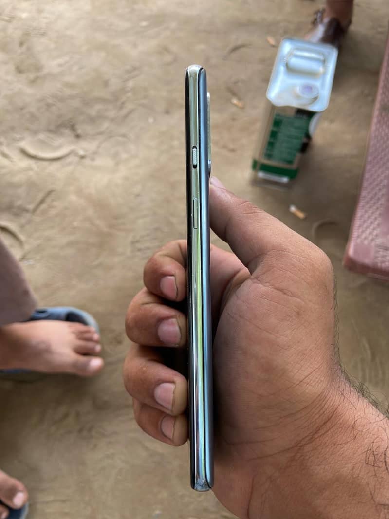 One Plus 8T 4