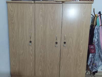 3 door wardrobe