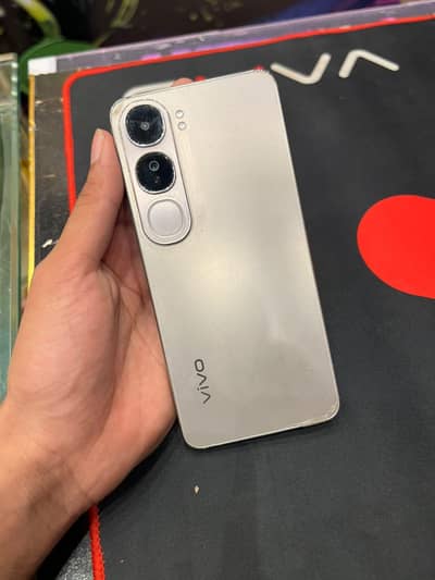 Vivo Y200