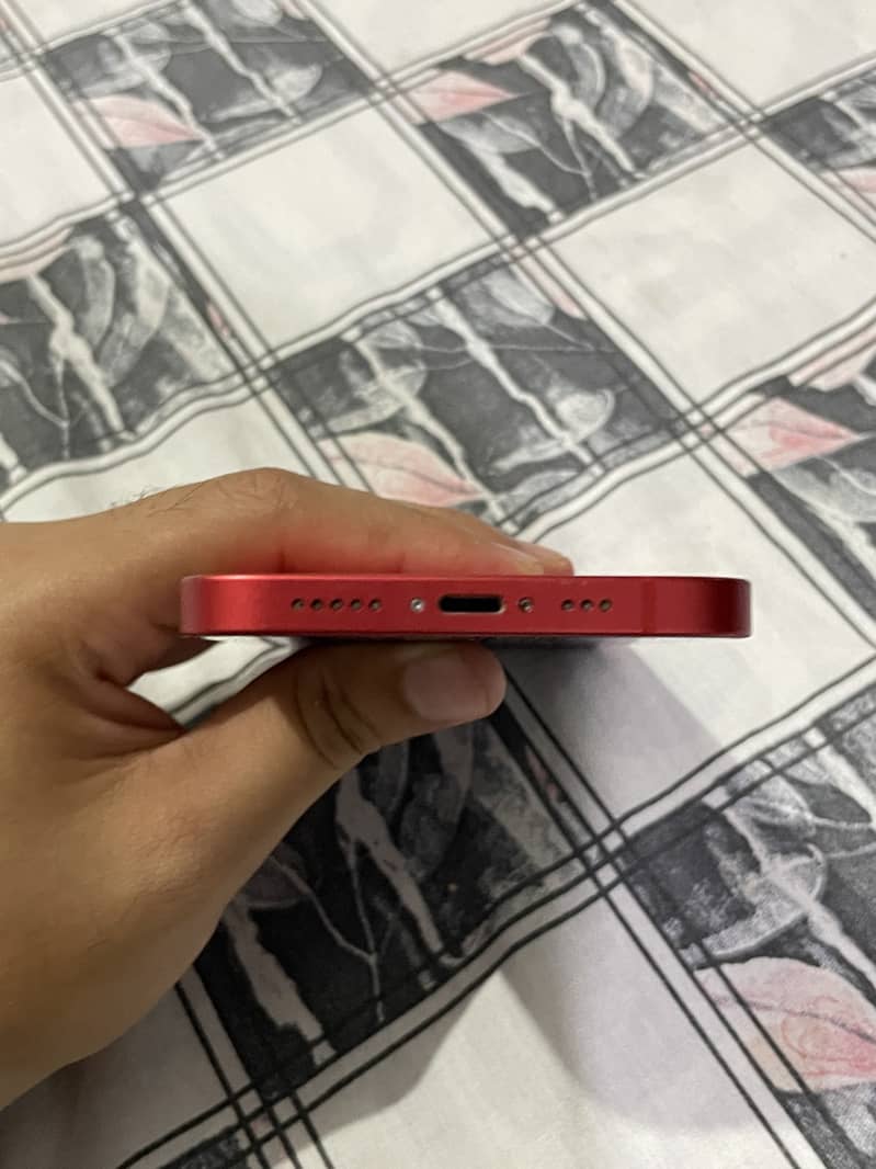 Apple iPhone 12 4