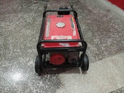 Homage generator 2.5kv in great condition