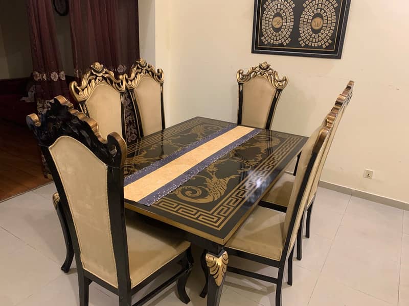 Dinning table 0