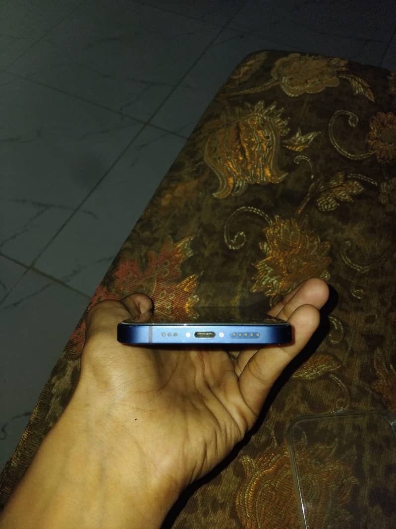 Apple iPhone 12 2