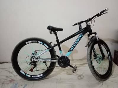 Atlantic Bicycle, New mountain bicycle, boost 2.0 black and parrot clr