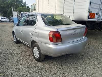 Toyota Platz 2002