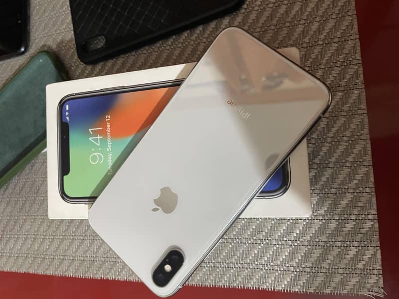 Apple iPhone X 0