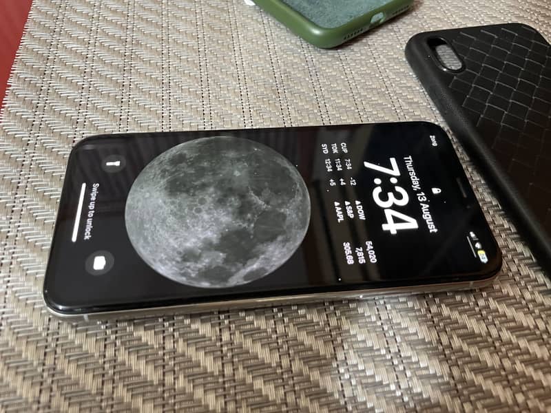 Apple iPhone X 4