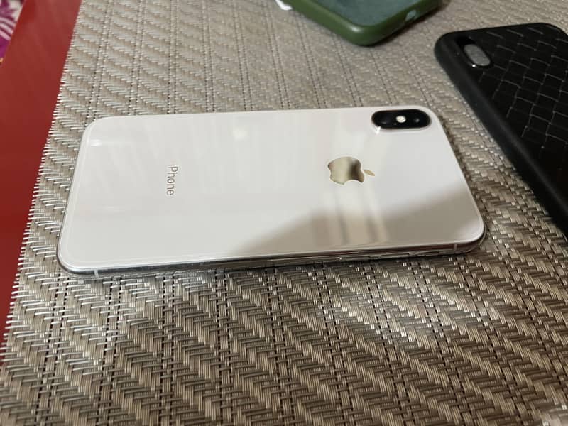 Apple iPhone X 10