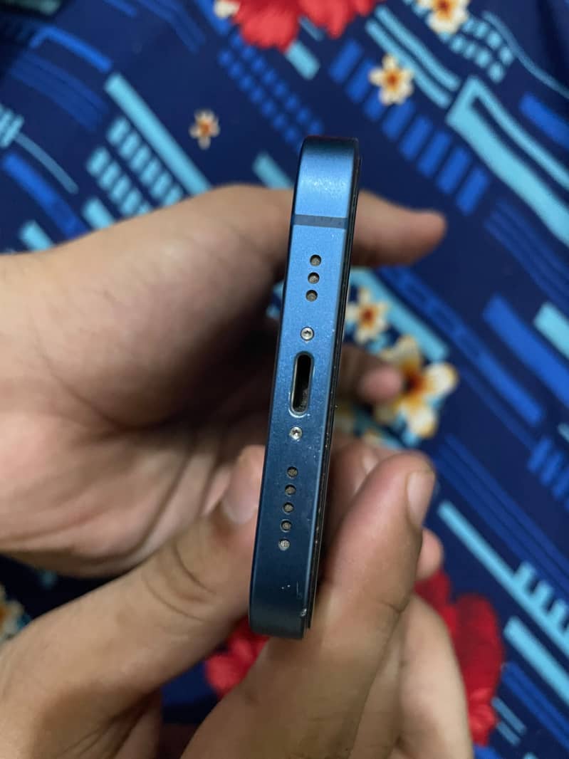 Apple iPhone 13 1