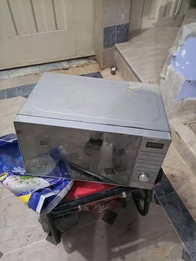 Microwave Oven