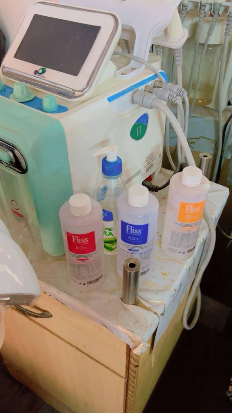 Hydra Facial Machine 1