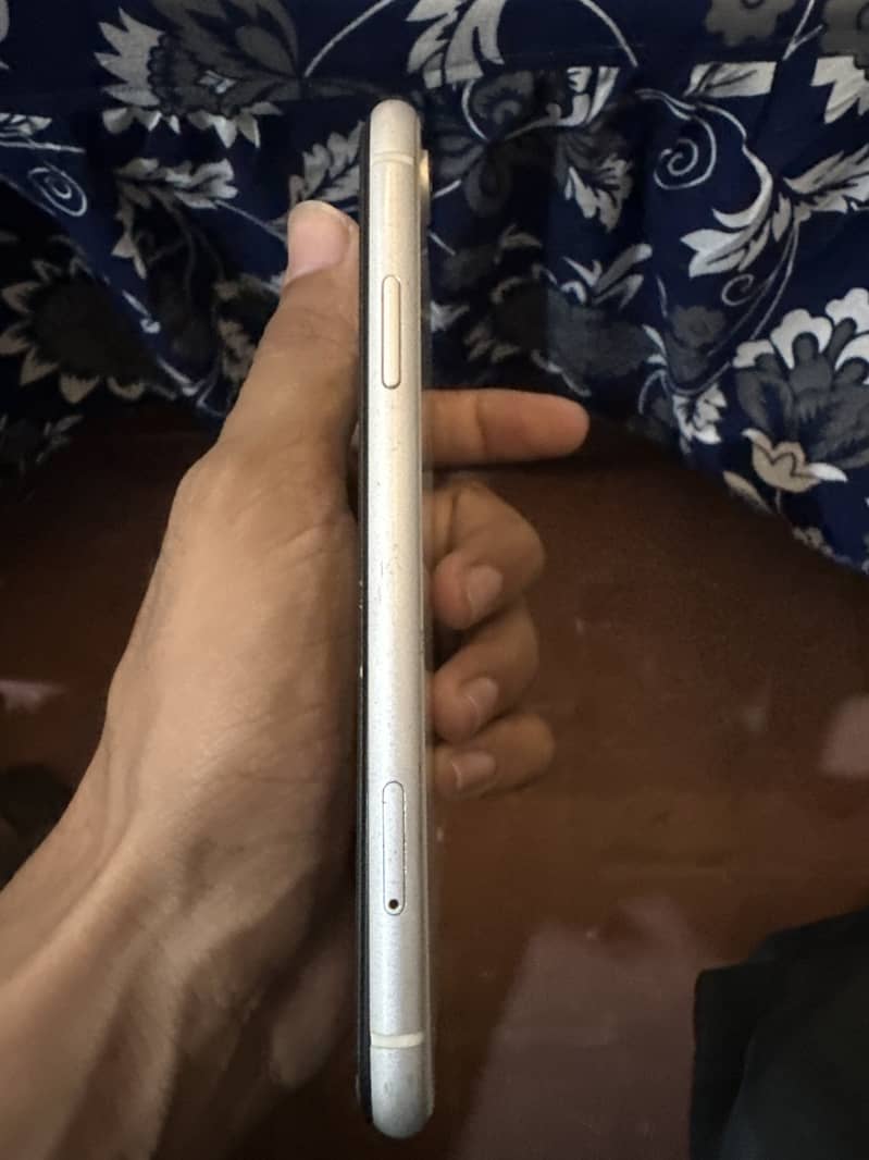 Apple iPhone XR 3