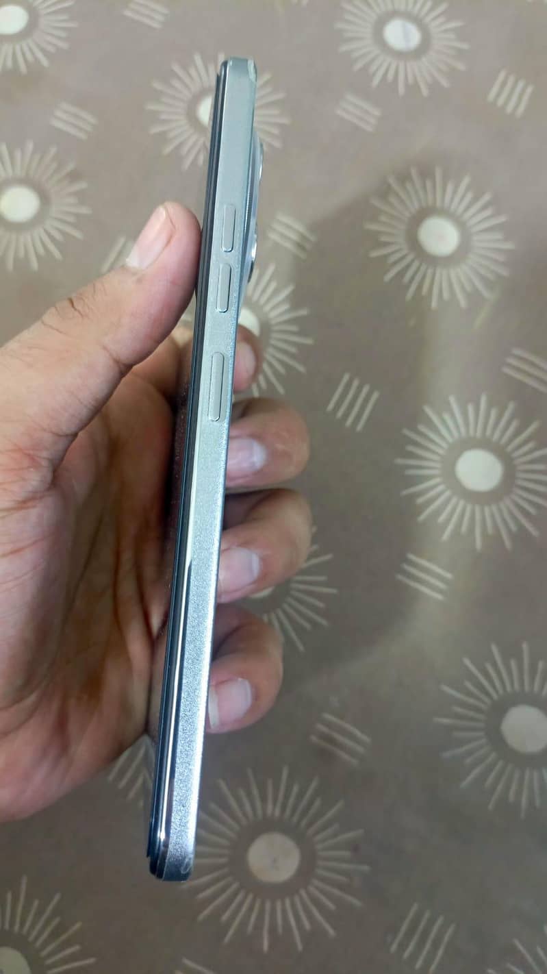 Tecno SPARK 30 Pro 2