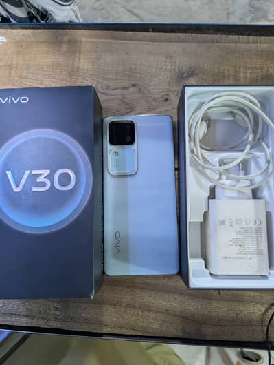 Vivo V30
