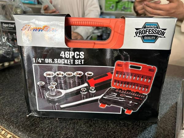 46-Piece Socket Wrench and Ratcheting Tool Set for Professionals and DIY Enthusiasts