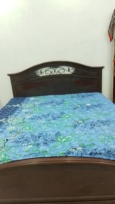 stylish wooden bed for sell