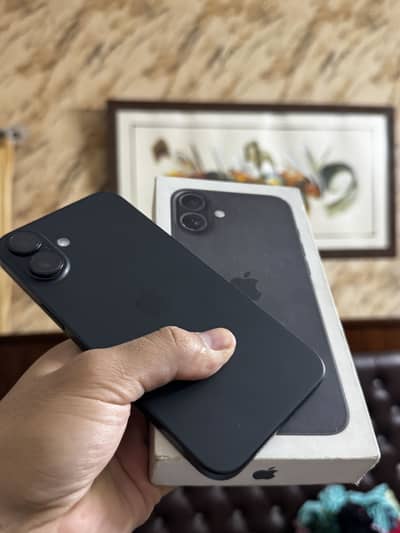 Apple iPhone 16 Plus 99% Health