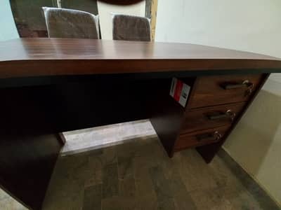 Table & Chairs