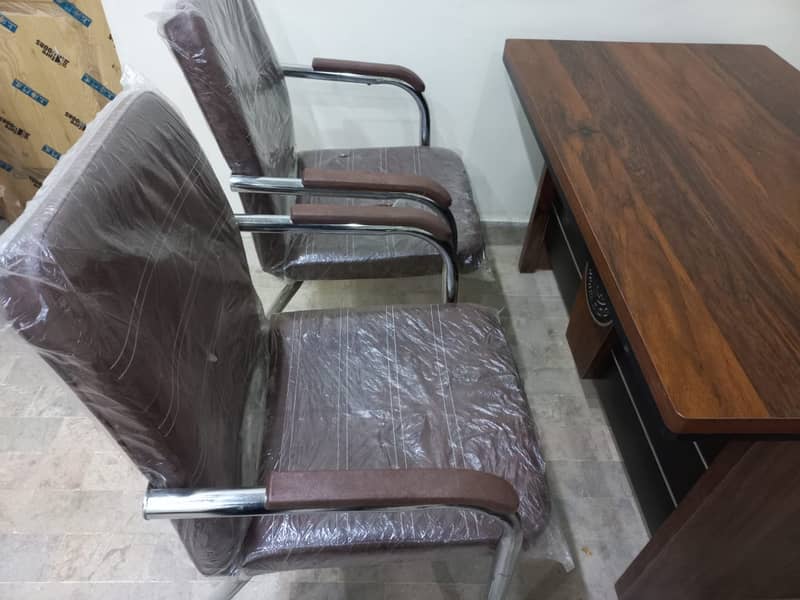 Table & Chairs 3
