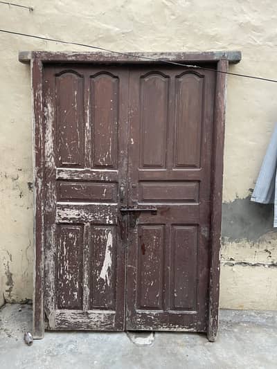 Biyar door.