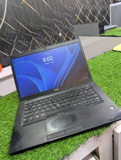 dell i7 8gen 16gb ram 512ssd 10/9 condition
