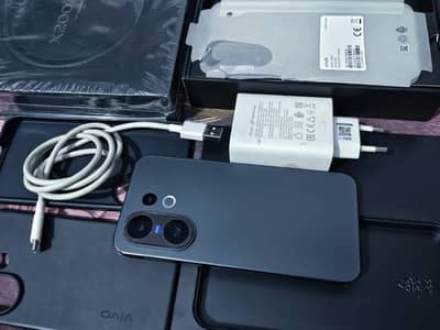 Vivo X200FE 12+12 512GB complete box in more then 6 months warranty. .