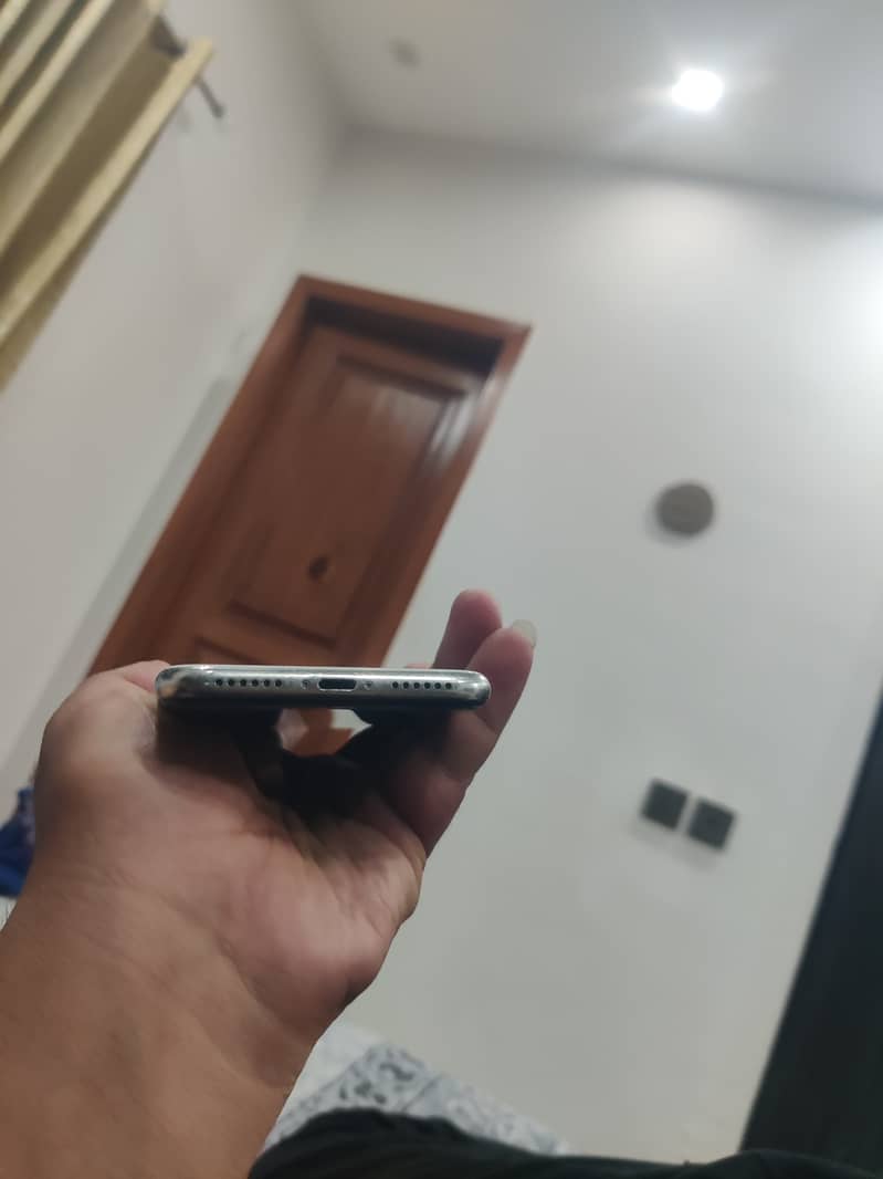 Apple iPhone X 0