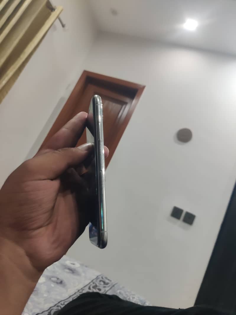 Apple iPhone X 2