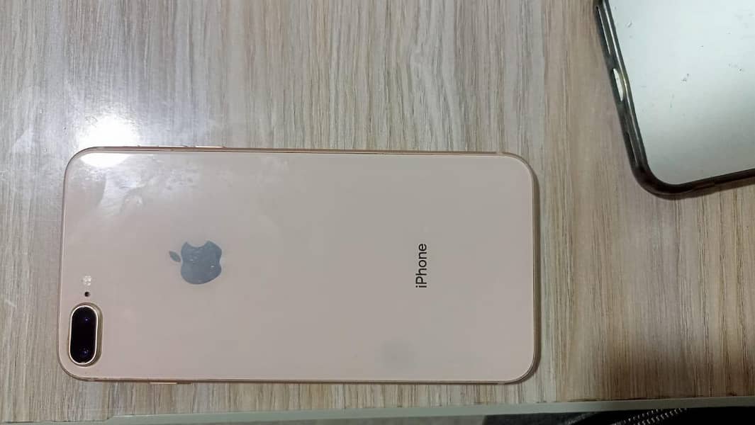 Apple iPhone 8 Plus 0